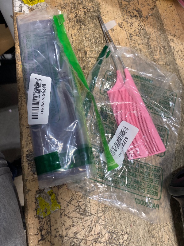 Photo 1 of ******BUNDLE ITEMS *****
3 Packs 9 Inch Rat Tail Comb Carbon Fiber Heat Resistant Teasing Comb with Metal Pick Styling Parting Lightweight Sectioning Fine Tooth Combs for Women Girls+++++++++++++Kuvvfe 2 Pack Portable Extendable Back Scratcher, Stainless