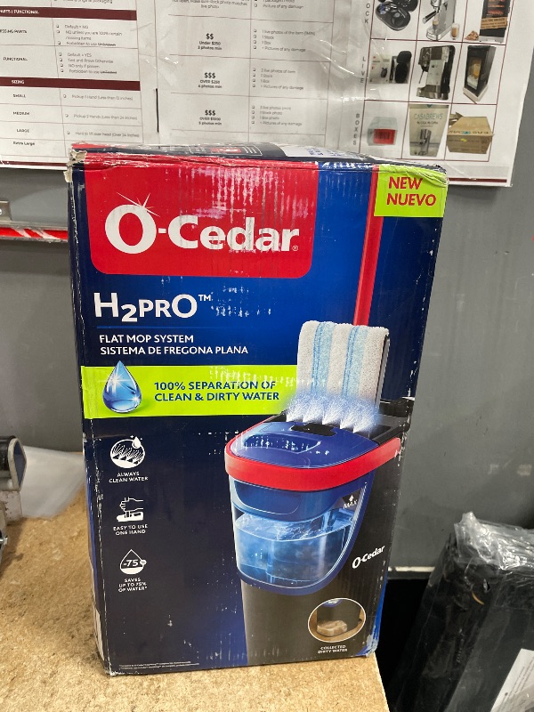 Photo 1 of (USED DIRTYU) O-Cedar H2prO Flat Mop System: Steel Handle, Microfiber Head