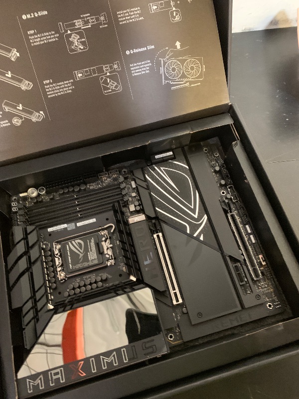 Photo 1 of ASUS ROG Maximus Z890 Hero Intel® Z890 LGA 1851 ATX Motherboard, Advanced AI PC-Ready, 22+2+1+2 Stages, DDR5, WiFi 7, 3X PCIe® 5.0 M.2, Thunderbolt™ 4, USB Type-C®, AI Overclocking/Cooling/Networking