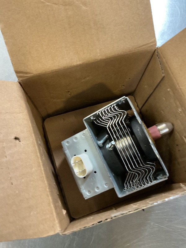 Photo 1 of Samsung OM75P(20) ESGN Microwave Magnetron Assembly