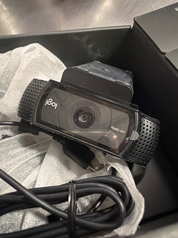 Photo 1 of Logitech MX Brio Ultra HD 4K Webcam for Collaboration and Streaming, 1080p 60 FPS, Show Mode, Works with Microsoft Teams, Zoom, Google Meet, Nintendo Switch 2, Graphite