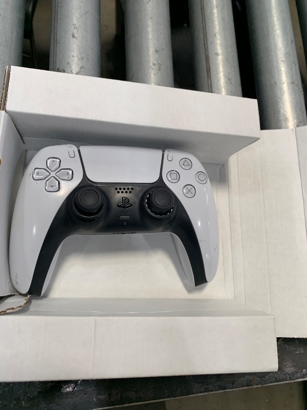 Photo 1 of ****FOR PARTS ONLY **** PlayStation DualSense™ Wireless Controller - for PS5, PC, MAC & Mobile