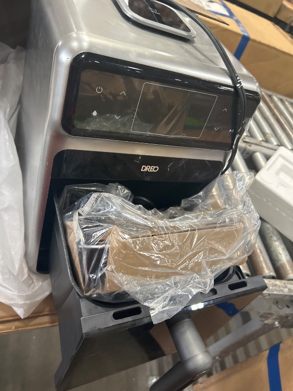 View 3 of **PARTS ONLY**DOES NOT POWER ON**
Dreo ChefMaker Combi Fryer, Cook like a pro with just the press of a button, Smart Air Fryer Cooker with Cook probe, Water Atomizer, 3 professional cooking modes, 6 QT