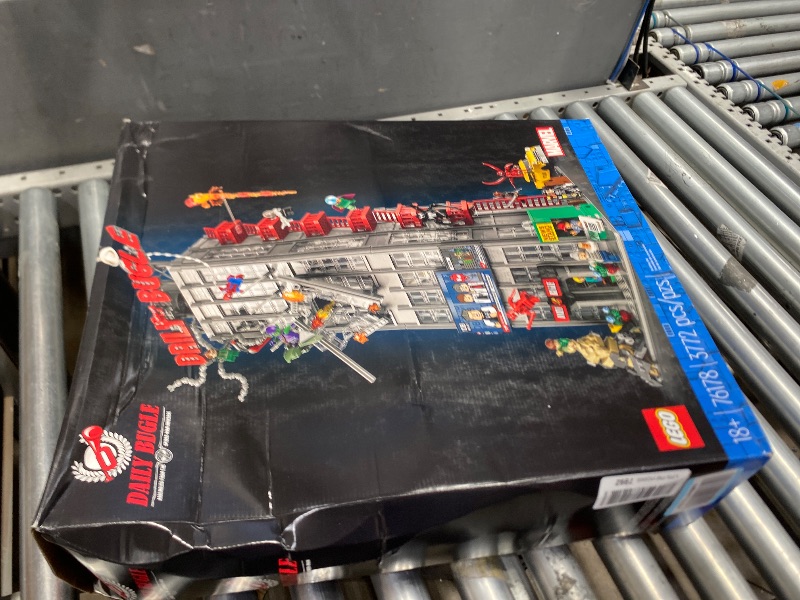 View 2 of **missing sold as missing parts** LEGO Marvel Spider-Man Daily Bugle Building Set (76178)
