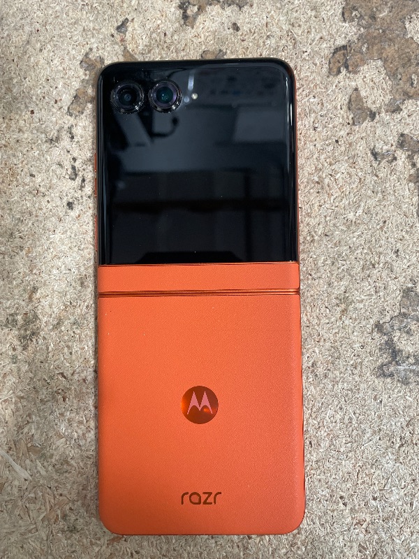 Photo 1 of *** PHONE IS LOCKED WITH PASSWORD *** Motorola razr | 2024 | Unlocked | Made for US 8/256GB | 50MP Camera | Spritz Orange