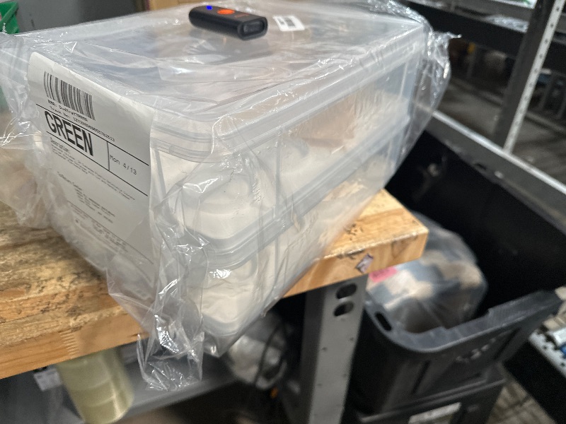 Photo 1 of ****ONLY MISSING LID HANDLE ***Snapware (2-Layer, 24 Cupcakes Plastic Detachable Cupcake Carrier Storage Container With Lid and Handle, Freezer Dishwasher Microwave Safe