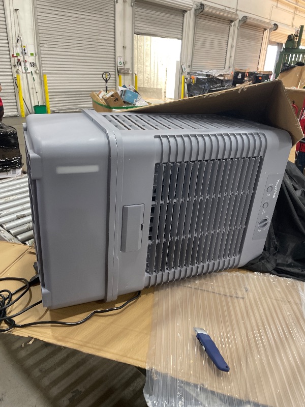 Photo 1 of ***POWERS ON*** YougetTech 37" Portable Swamp Cooler, 3000CFM
