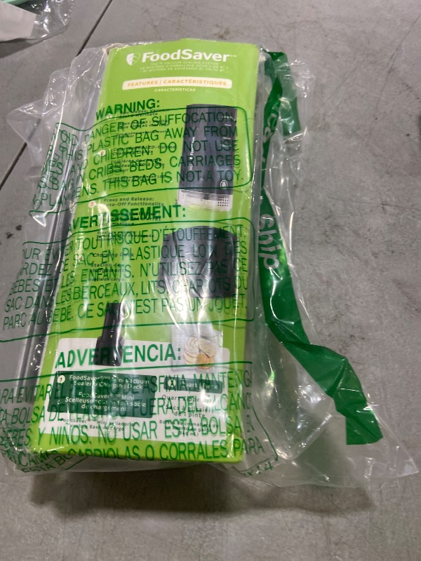 Photo 1 of FoodSaver Handheld Vacuum Food Sealer Machine Cordless for Zipper bags and food Saver fresh Vacuum seal containers FS1120