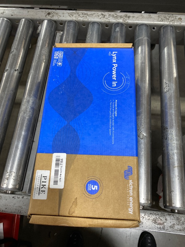 Photo 1 of Victron Energy Lynx Power in Battery Connector - Modular M10 DC Bus Bar with 4 Connections for Batteries, Loads, or Chargers