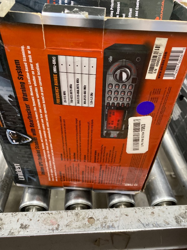 Photo 1 of Uniden BearTracker Scanner (BCT15X) with 9,000 Channels, TrunkTracker III Technology, Base/Mobile Design, Close Call RF Capture Technology with Location-Based Scanning, - Black Color