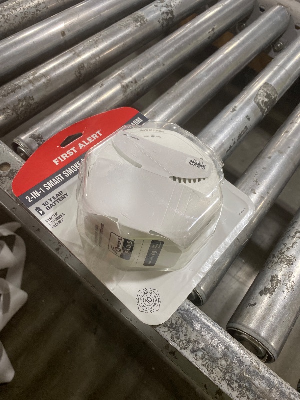 Photo 1 of New 2025 First Alert SMCO410 Z-Wave Battery-Powered Smoke Detector & Carbon Monoxide Alarm, Works with Ring Alarm Base Station, Single Pack, White