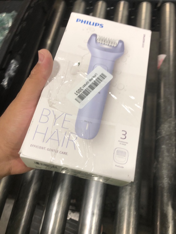 View 2 of Philips Epilator Series 8000 - Cordless Wet and Dry Electric Epilator, Hair Removal for Legs and Body, with ProGuide, 3 Accessories, 60 min. Runtime, Model BRE708/00