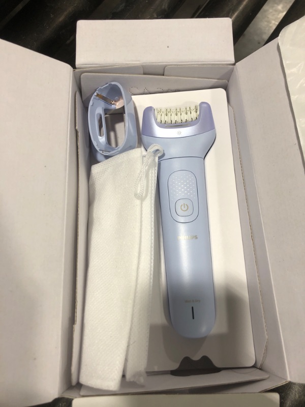 View 3 of Philips Epilator Series 8000 - Cordless Wet and Dry Electric Epilator, Hair Removal for Legs and Body, with ProGuide, 3 Accessories, 60 min. Runtime, Model BRE708/00