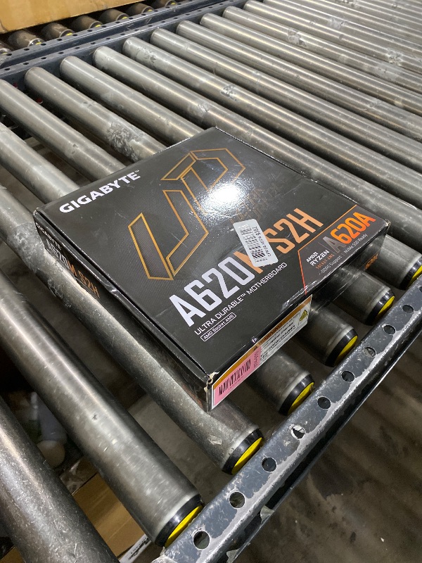 View 2 of GIGABYTE A620M S2H (AM5/ LGA 1718/ AMD/ A620/ Micro ATX/ 5-Year Warranty/ DDR5/ Single M.2/ PCIe 4.0/ USB 3.2 Gen1/ Realtek 1GbE LAN/Q-Flash Plus/PCIe EZ-Latch/Motherboard)