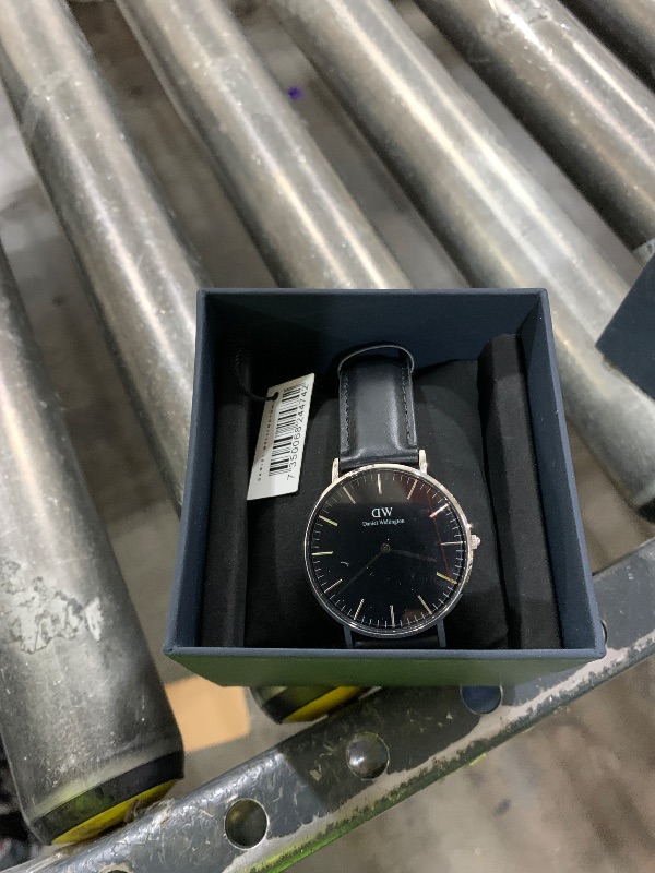 Photo 1 of Daniel Wellington Classic Sheffield 36mm Unisex Watch, Japanese Quartz Movement Classic Leather Silver Watches for Men and Women