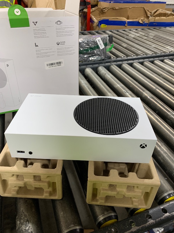Photo 1 of Xbox Series S - All Digital Gaming Console - 512GB SSD - Includes Wireless Controller - 120FPS (Renewed Premium)