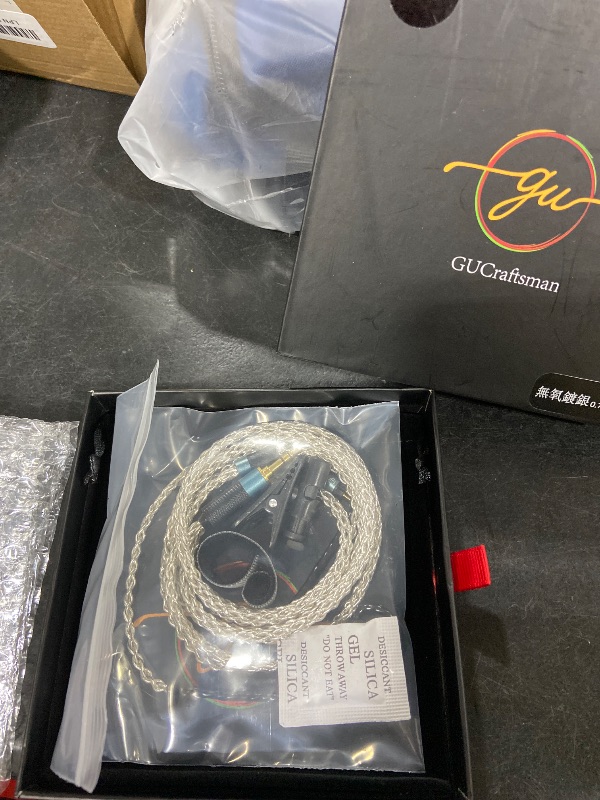 Photo 1 of 0.78mm 2Pin 5N OFC Silver Plating+Graphene Earphone Cables for Audeze iSINE20 LCDi3 LCDi4 64audio A12t U12t DUNU SA6 SA3 DM480 UM 3DT MEXT 2HT Oriolus Blessing2 KXXS S8 Aria (3.5mm, 0.78mm 2Pin)