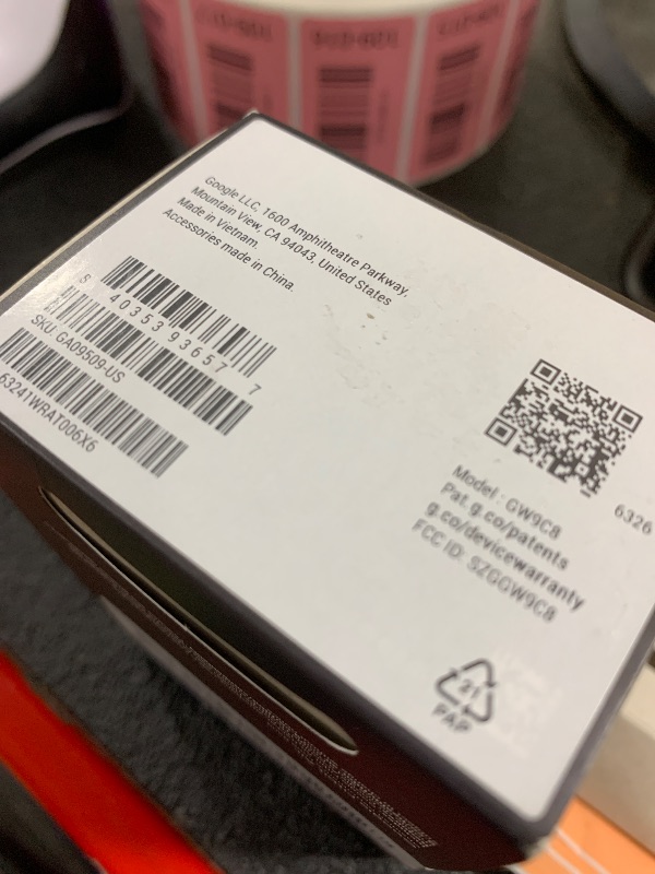 Photo 1 of Google Fitbit Air - Screenless Activity Tracker with Fitness, Heart Rate, and Sleep Tracking - Personalized AI-Powered Coaching - Up to 7 Days’ Battery Life - Works with iOS and Android - Obsidian
