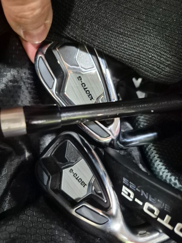 Photo 1 of 1GoTo-G 7 Pieces Golf Clubs Set for Men & Women - Complete Golf Clubs Full Set Includes Stand Bag with Rain Hood, 1# Driver, 5# Hybrid, 7# PW# Irons and Putter, Gray - Men’s, Right