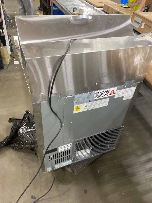 Photo 1 of **FOR PARTS ONLY** BODEGACOOLER 27" W Sandwich Prep Table Refrigerator, 8.03 Cu.Ft Pizza Prep Table, Commercial Salad Bar with Single Stainless Steel Door, 8*1/6 Pans, Cutting Board for Restaurant,Home,Cafe,Bakery