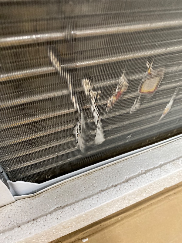 Photo 1 of *** PARTS ONLY *** LG 12,200 BTU Window Air Conditioner with Supplemental Heat, 230/208V, Cools 570 Sq.Ft. (19' x 30' Room Size), Electronic Controls with Remote, 2 Cooling, Heating & Fan Speeds, Slide In-Out Chassis