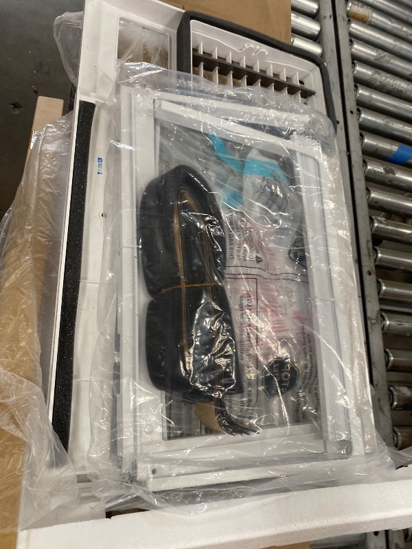 Photo 1 of *** PARTS ONLY *** LG 12,200 BTU Window Air Conditioner with Supplemental Heat, 230/208V, Cools 570 Sq.Ft. (19' x 30' Room Size), Electronic Controls with Remote, 2 Cooling, Heating & Fan Speeds, Slide In-Out Chassis