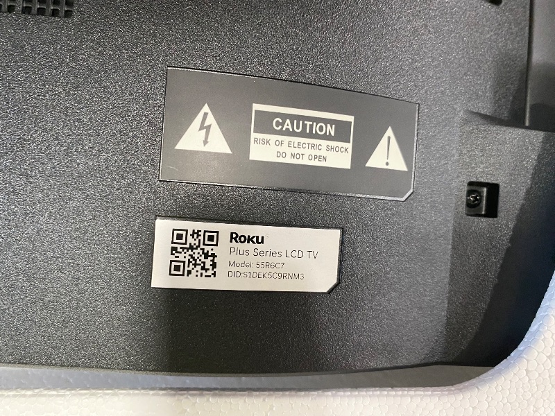 Photo 1 of **BOKEN, PARTS ONLY** Roku 55R6C7 55 inch Class Plus Series 4K QLED Mini-LED Smart TV
