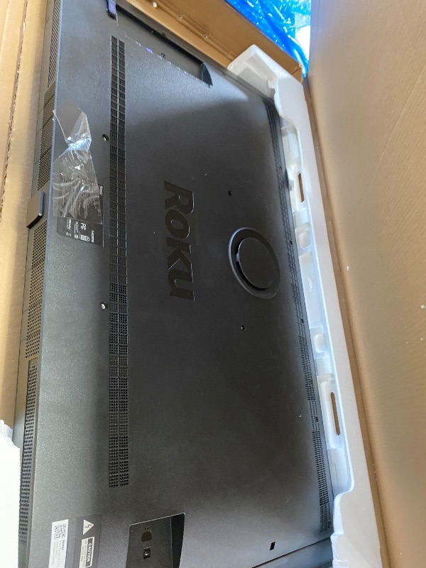 Photo 1 of **BOKEN, PARTS ONLY** Roku 55R6C7 55 inch Class Plus Series 4K QLED Mini-LED Smart TV