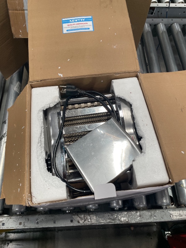 Photo 1 of **VERY USED** Newhai Electric Pasta Maker Family Noodle Making Machine Dough Roller 2.5mm Spaghetti 4mm Wide Noodle 9mm Fettuccine Cutter 110V US Stainless Steel for Home Use