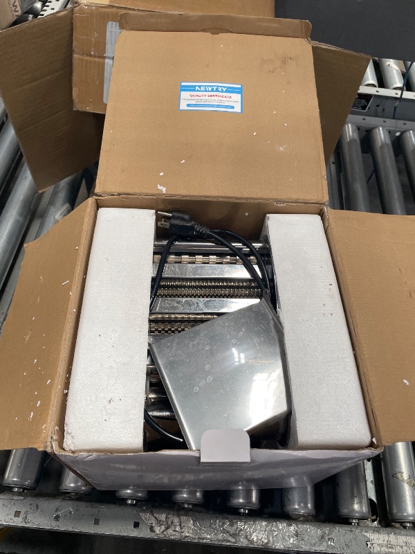 Photo 1 of **VERY USED** Newhai Electric Pasta Maker Family Noodle Making Machine Dough Roller 2.5mm Spaghetti 4mm Wide Noodle 9mm Fettuccine Cutter 110V US Stainless Steel for Home Use