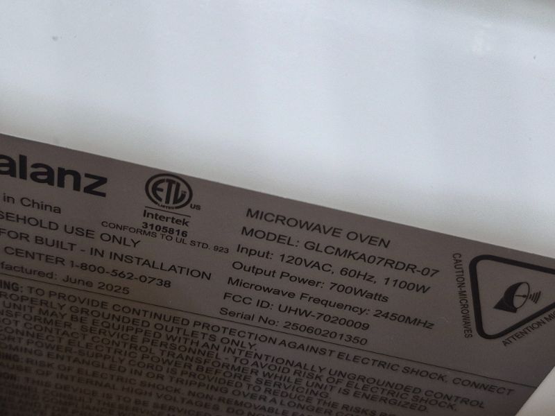 Photo 1 of ***FOR PARTS***
Galanz GLCMKA07BKR-07 Microwave Oven, LED Lighting, Pull Handle Design, Child Lock, Retro Black, 0.7 cu ft