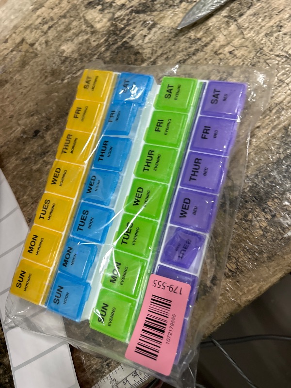 Photo 1 of **ONE PIECE BROKEN** EZY DOSE Weekly (7-Day) Daily Medtime Pill Case, Medicine Planner, Vitamin Organizer, Supplement and Fish Oil Container, Large Compartments with Rounded Base, 4 Times a Day, Colored Lids, BPA Free