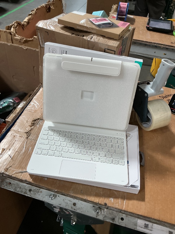 Photo 1 of [Upgraded] ESR iPad Pro 13 Inch Case with Keyboard (M5/M4, 2025/2024), iPad Pro 13 Keyboard Case with Magnetic Stand, Portrait/Raised Modes for iPad Pro 13, Removable, Rebound 360 Series,White