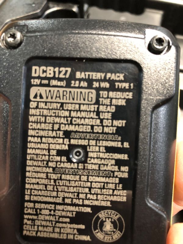 Photo 1 of ***(PARTS ONLY**MISSING PARTS UNABLE TO TEST UNKNOWN IF FUNCTIONAL**
DEWALT Laser Level 360 Self Leveling, 3 Way Green Laser Leveler Tool 12V MAX with 2.0Ah Battery, Charger and Durable Carrying Case, 100 Ft, Tripod Compatible (DW089LG)
