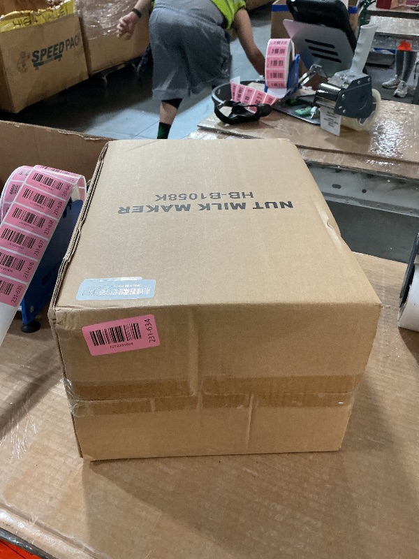 Photo 1 of ******* factory sealed ********8 in 1 Nut Milk Maker Machine, 40oz Automatic Soy Milk Maker Blender, Homemade Soy Milk, Almond Milk, Oat Milk,Juice, Plant Based and Non Dairy Beverages, 12H Delay Start/Keep Warm/Self Cleaning