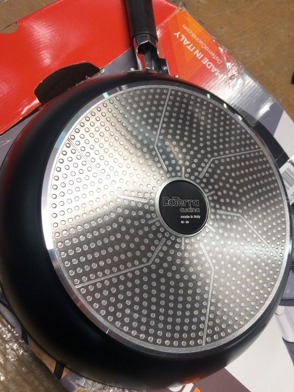 Photo 1 of ***MISSING PARTS***
DaTerra Cucina 11" Nonstick Ceramic Frying Pan with Lid – Oven & Induction Safe, High Heat Resistant Nonstick Cookware, Dishwasher Safe, Durable & Stylish - Volcanic Black Speckled – Made in Italy