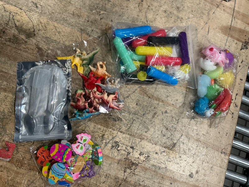 Photo 1 of    5 ASSORTED ITEMS 