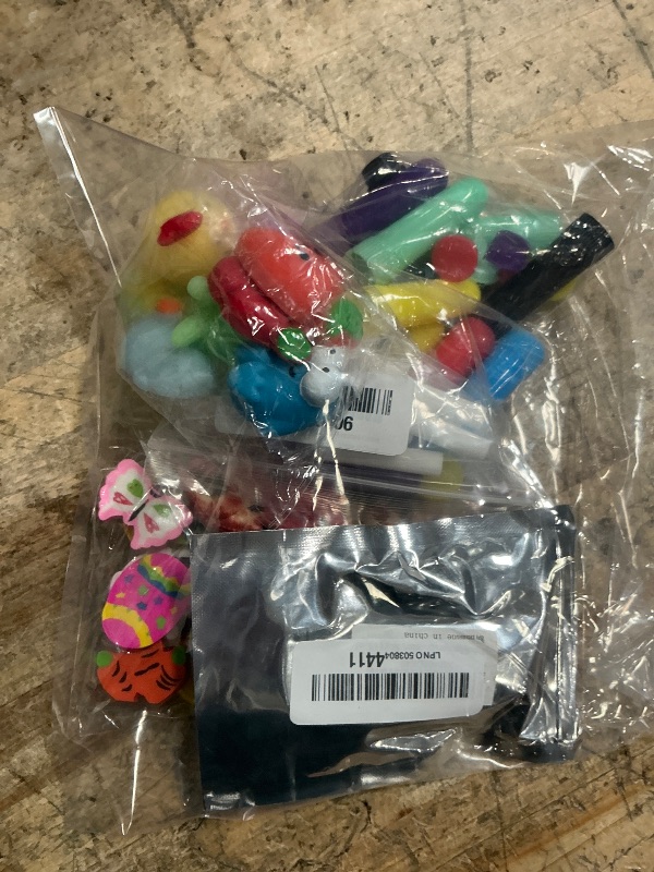 Photo 1 of    5 ASSORTED ITEMS 