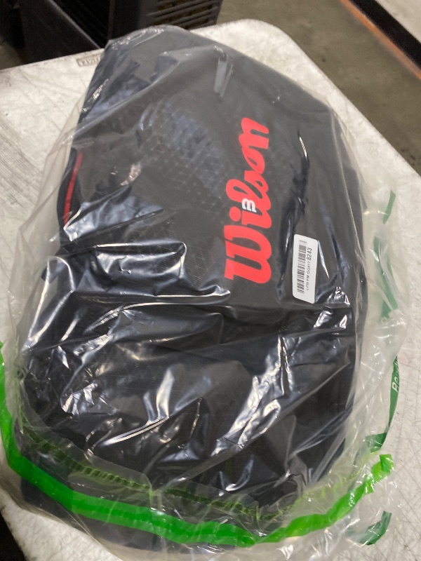 Photo 1 of WILSON Clash V3 Super Tour Tennis Racket Bags
