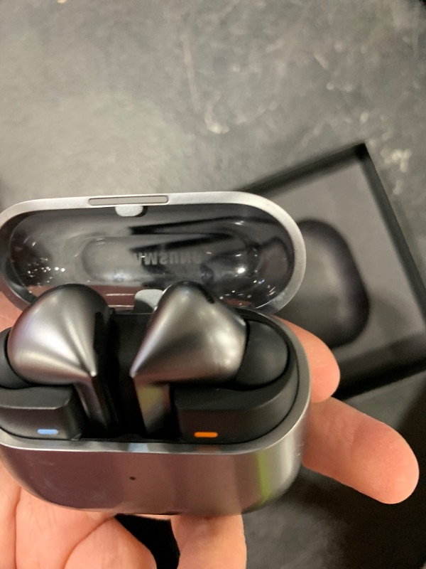 Photo 1 of Samsung Galaxy Buds 3 Pro AI True Wireless Bluetooth Earbuds, Noise Cancelling, Sound Optimization, Redesigned Comfort Fit, Silver [US Version, Amazon Exclusive, 2Yr Warranty]