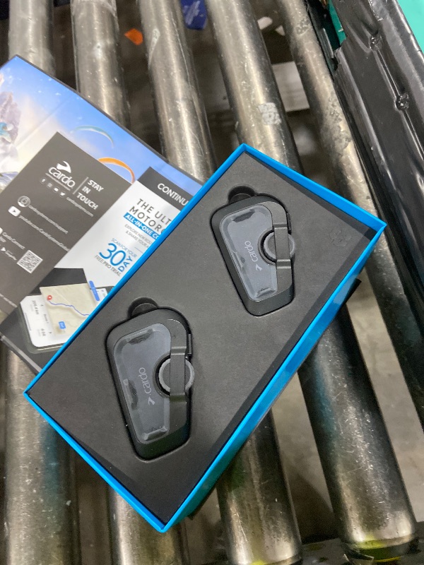 Photo 1 of Cardo Systems FREECOM 4X Motorcycle 4-Way Helmet Bluetooth Communication System Headset Intercom, Universal Bluetooth Connectivity, Waterproof, 40mm Speakers - Dual Pack