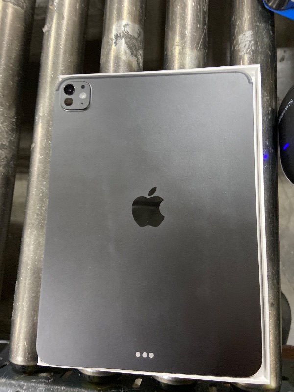 Photo 1 of Apple iPad Pro 11-inch (M5): Ultra Retina XDR Display, 256GB, Landscape 12MP Front Camera/12MP Back Camera, LiDAR Scanner, Wi-Fi 7 with Apple N1, Face ID, All-Day Battery Life — Space Black