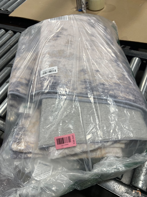 Photo 1 of RELEANY Washable Area Rugs 6'x9' Non-Slip Modern Abstract Soft for Living Room Entryway Bedroom Nursery, Print Pattern, Light Blue