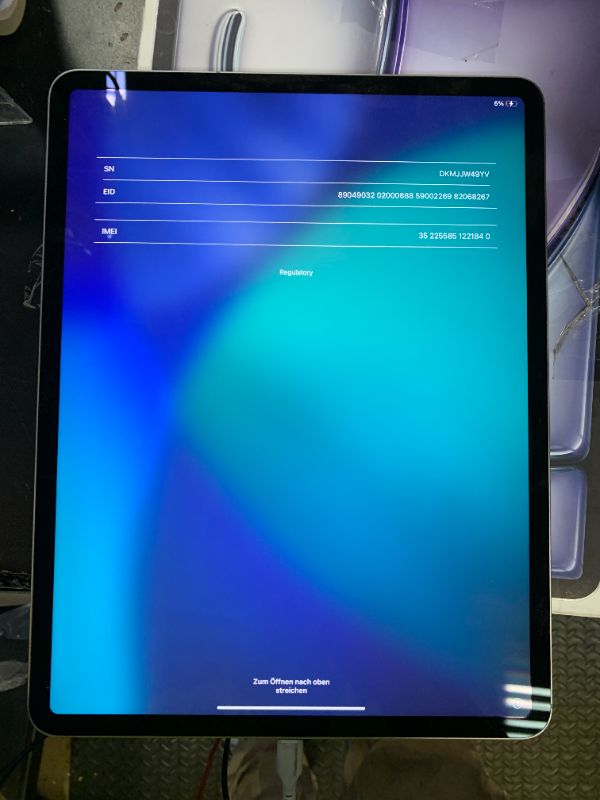 View 8 of LOCKED******Apple iPad Air 13-inch (M4): Liquid Retina Display, 512GB, 12MP Front/Back Camera, Wi-Fi 7 with Apple N1 + 5G Cellular, Touch ID, All-Day Battery Life — Space Gray