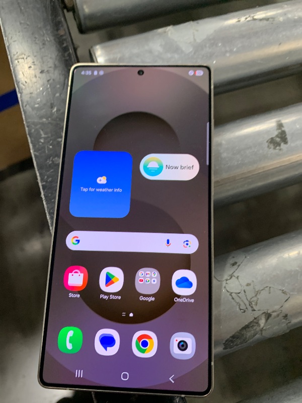 Photo 1 of Samsung Galaxy S25 Ultra, 256GB Smartphone, Unlocked Android, AI Night Mode Camera, Snapdragon 8 Elite Fast Processor, 5000mAh Battery, Built-in S Pen, 2025, US 1 Yr Warranty, Titanium Gray