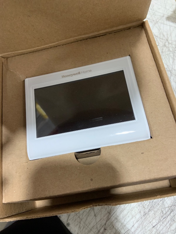 Photo 1 of Honeywell Home RTH9600WF Smart Color Thermostat ENERGY STAR Wi-Fi Programmable Touchscreen Alexa Ready - C-Wire Required