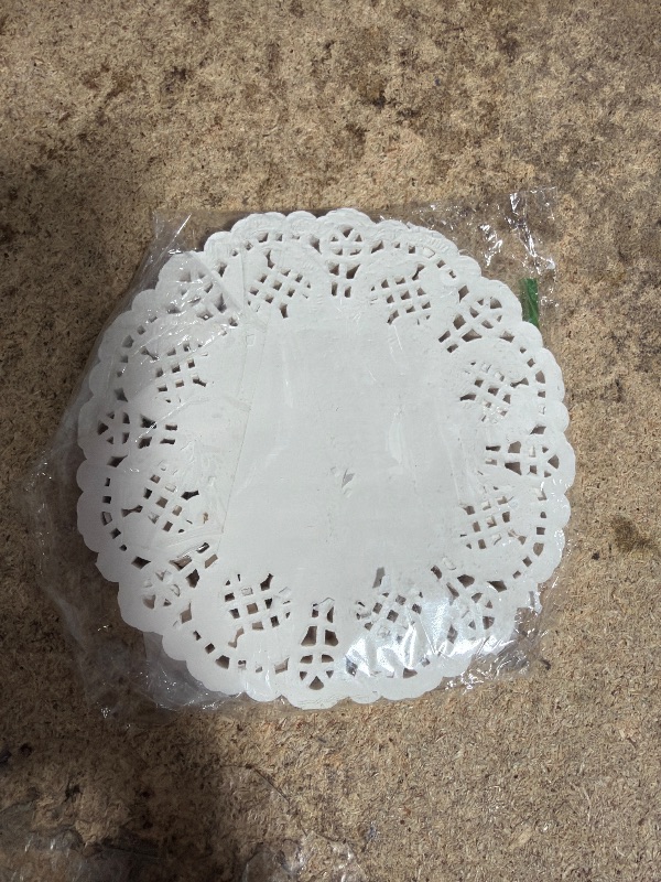 Photo 1 of 140 Pcs White Paper Doilies, Doilies for Dessert Trays 5 Inch Round Doily Paper for Food,Cakes, Desserts, Crafts, and Table Decorations