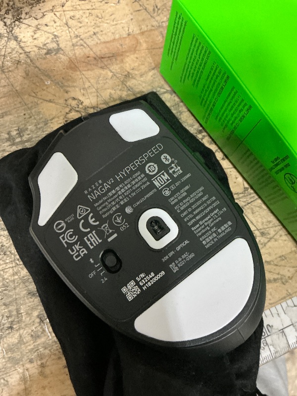View 4 of Razer Naga V2 HyperSpeed Wireless MMO Gaming Mouse: 19 Programmable Buttons - HyperScroll Technology - Focus Pro 30K Optical Sensor - Mechanical Mouse Switches Gen-2 - Up to 400 Hr Battery Life