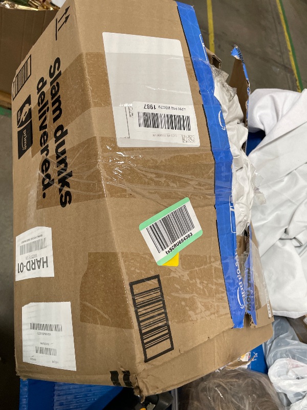 Photo 1 of ***&WRONG BLANKET TEXTURE IS DIFFERENT***
Royoliving Premium Feathers Down Duvet Insert Comforter California King Size All Season Medium Warmth White 100% Cotton Cover with Corner Tabs (108x98, 67 oz)
