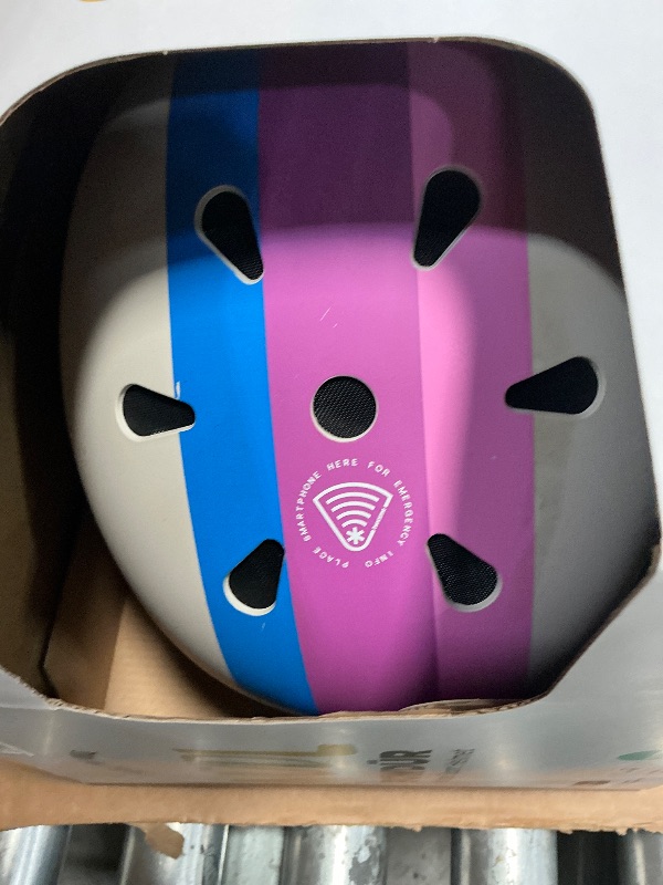 Photo 1 of "Nudl powdur winter sport helmet "
